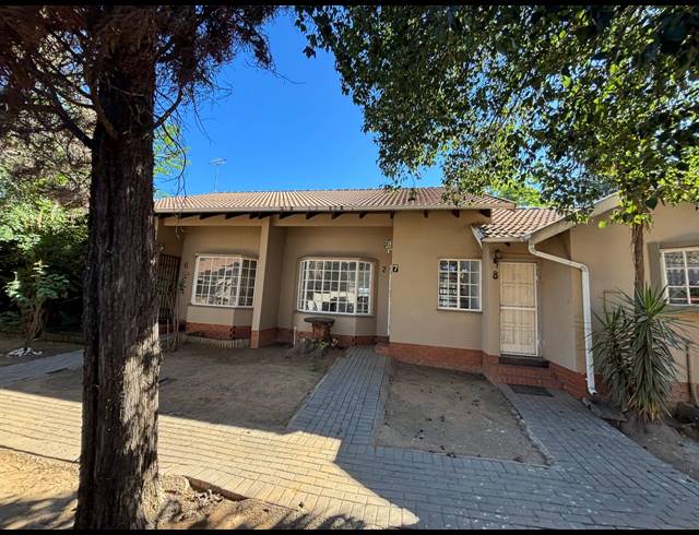1 BEDROOM DUPLEX RENTED IN DALPARK EXT 11